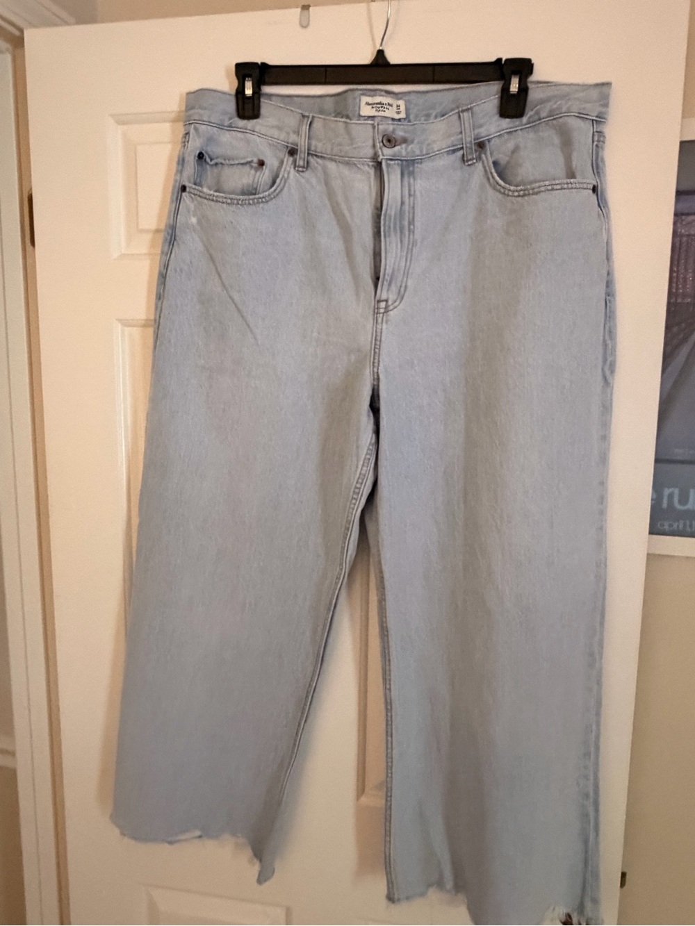 Abercrombie & Fitch Light Blue Wide-Leg Crop Jeans